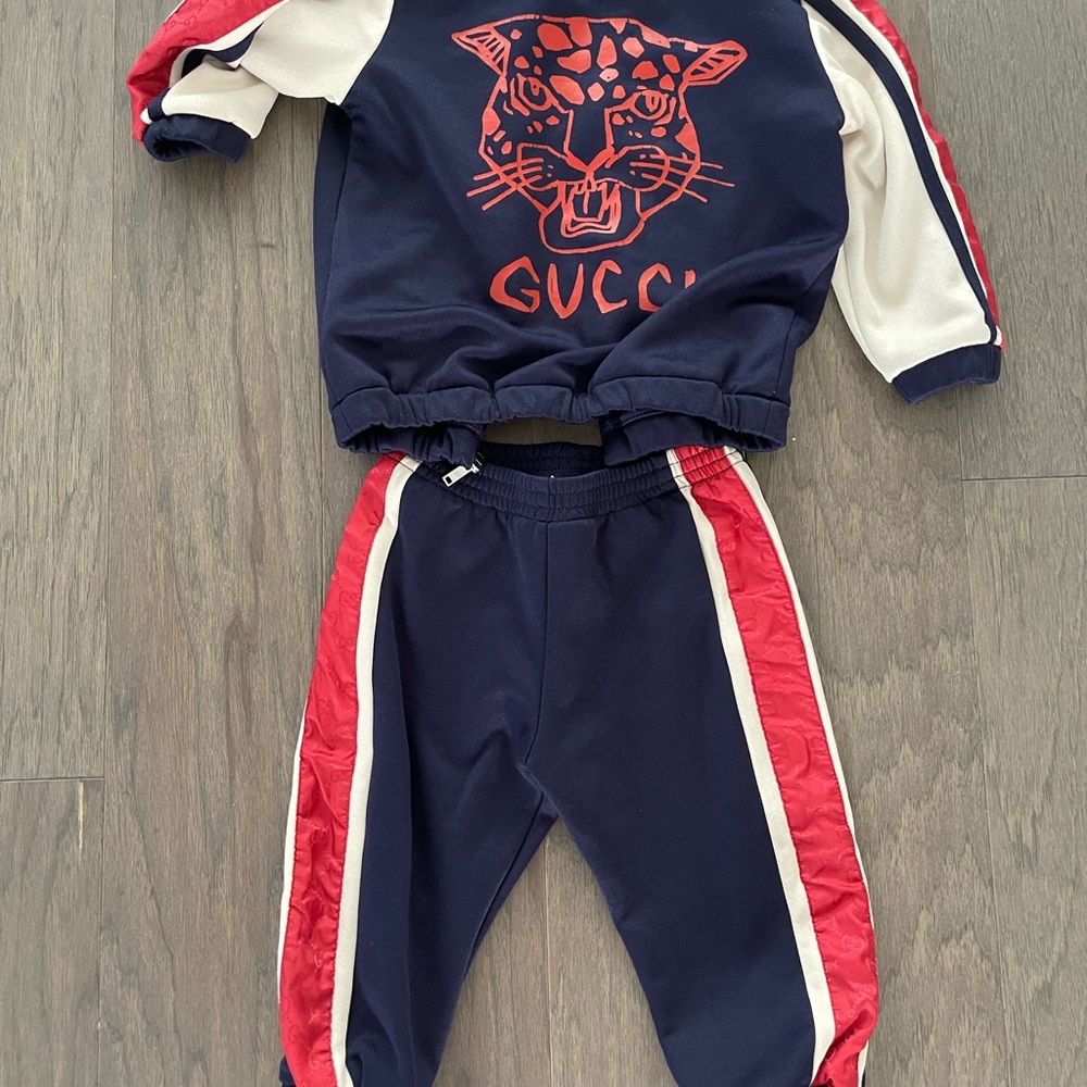 Kids gucci sweat suit. Size 18-24 months